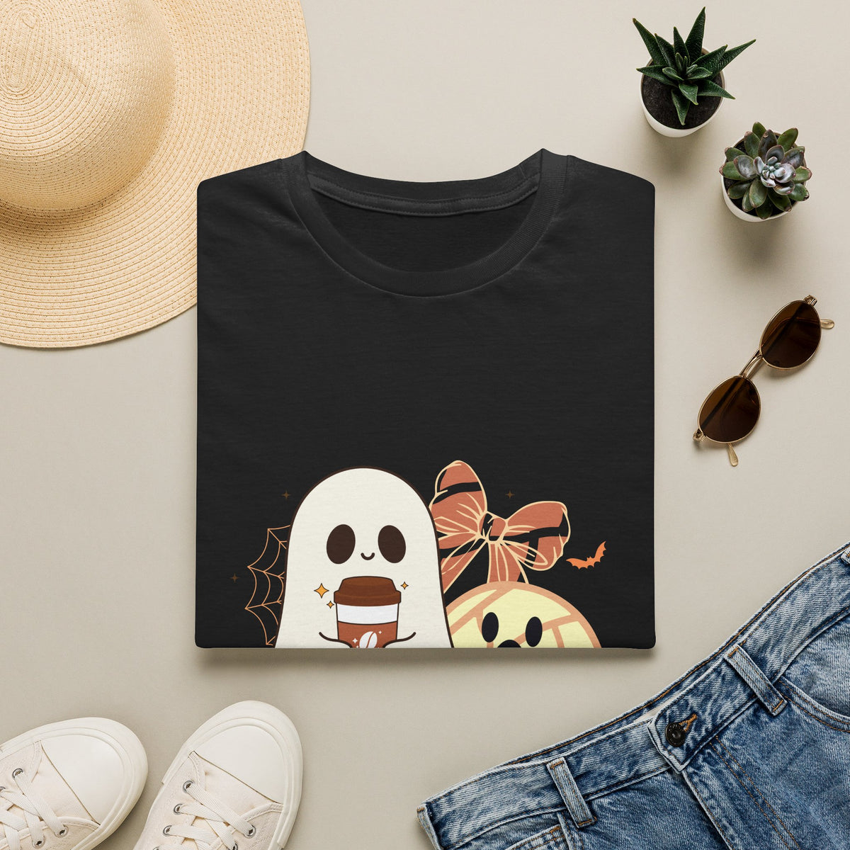 Aqui Espantan - Ghost Graphic T-shirt