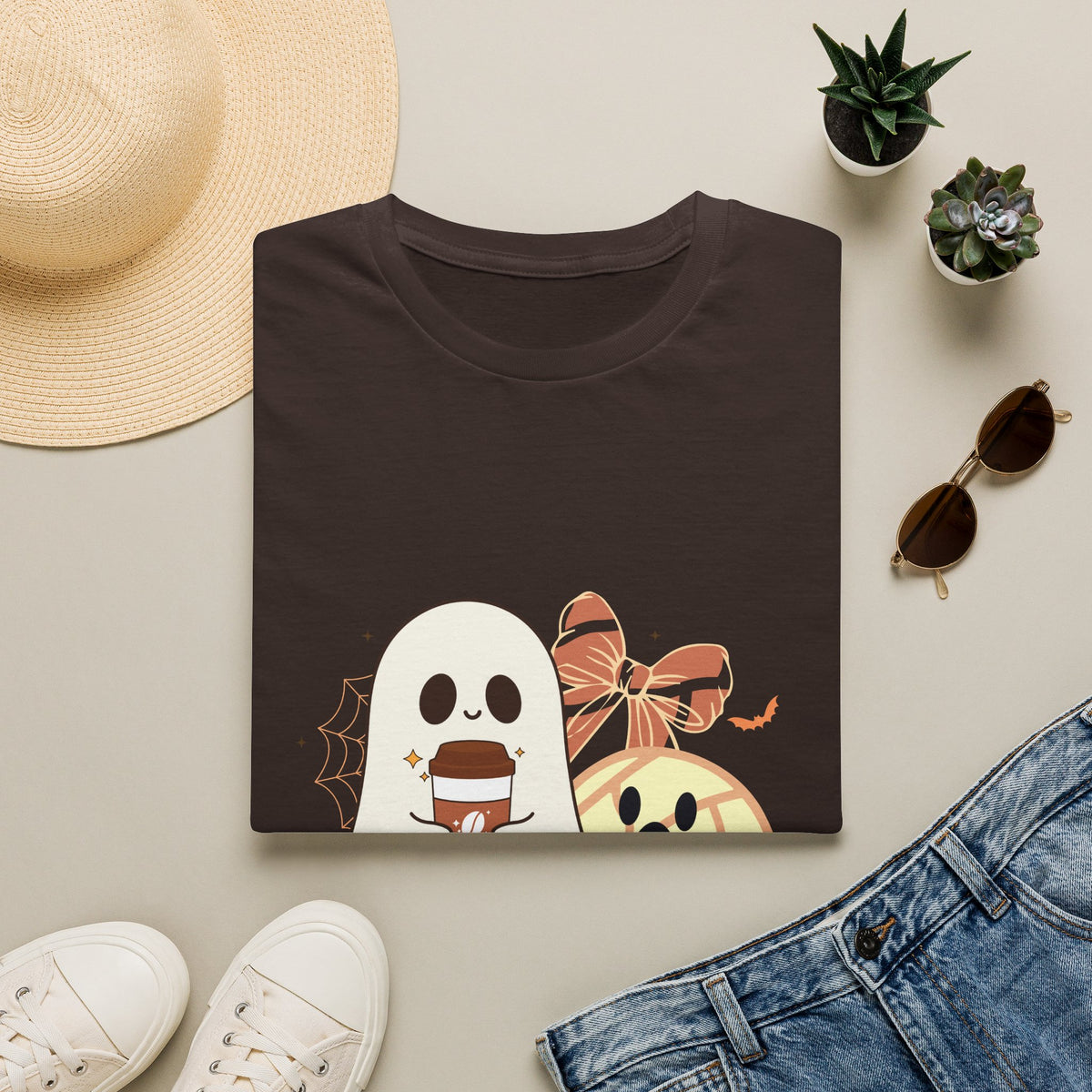 Aqui Espantan - Ghost Graphic T-shirt